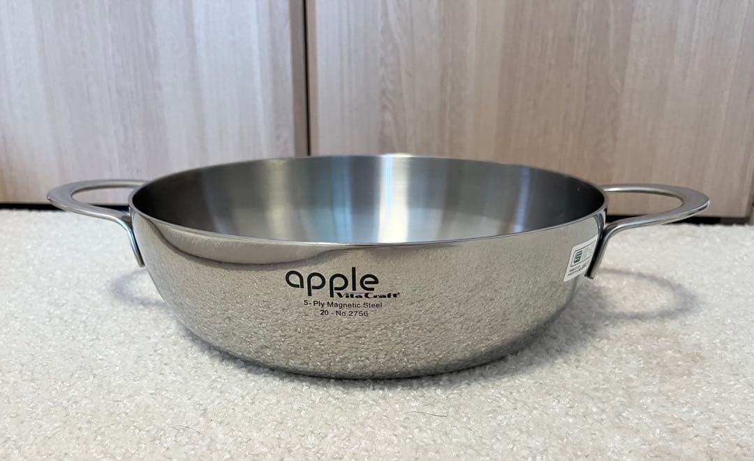 ぽ*ん様 ほぼ新品★アップルキャセロール24cm アップル鍋 ビタクラフト No