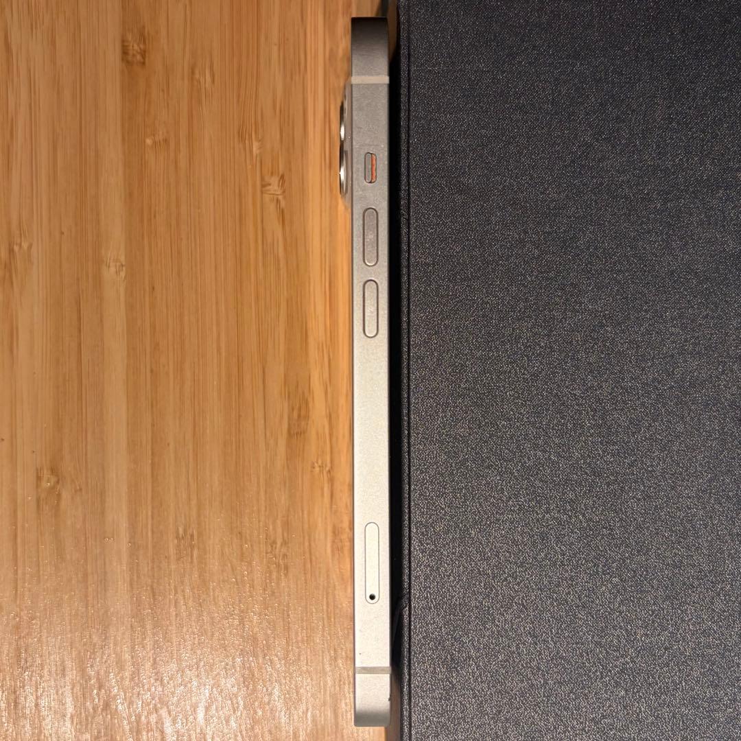 美品 Apple iPhone13 ホワイト スターライト 本体