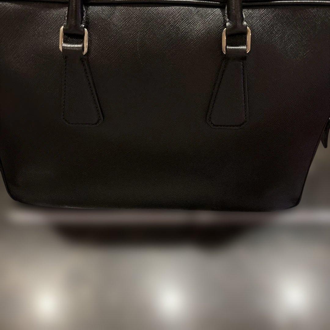 PRADA ブラック ビジネスバッグ