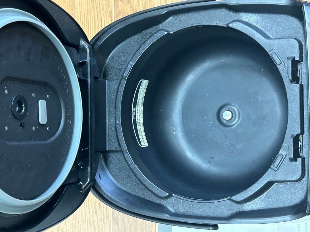 TIGER 土鍋コート釜 圧力IH炊飯器　JPK-H100 2021年製タイガー