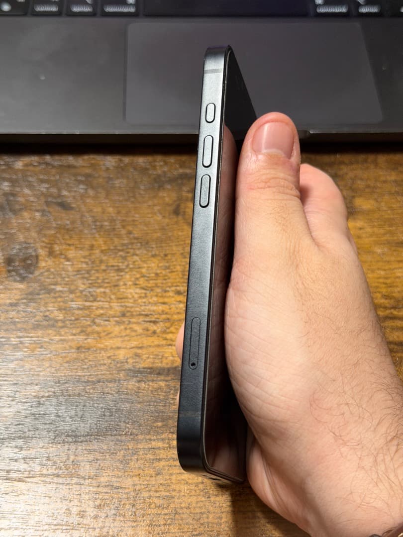 Apple iPhone 16e 256GB 100% SIMフリー