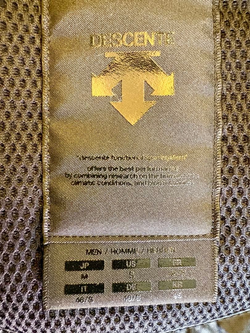 デサントオルテライン 水沢ダウン マウンテニア 黒 M