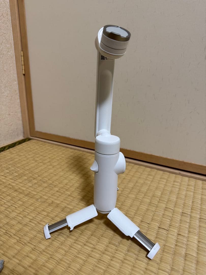 特価！Insta360 Flow スマートフォンスタビライザー　スポットライト付