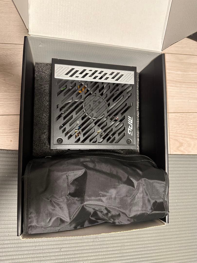 MSI MPG A1000G PCIE5 1000W 電源ユニット2/6まで