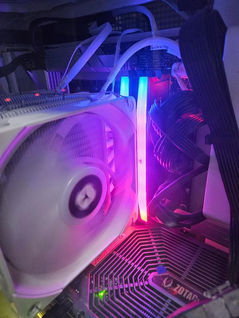 メモリー CORSAIR DDR5 6400MHz RGB 32GB