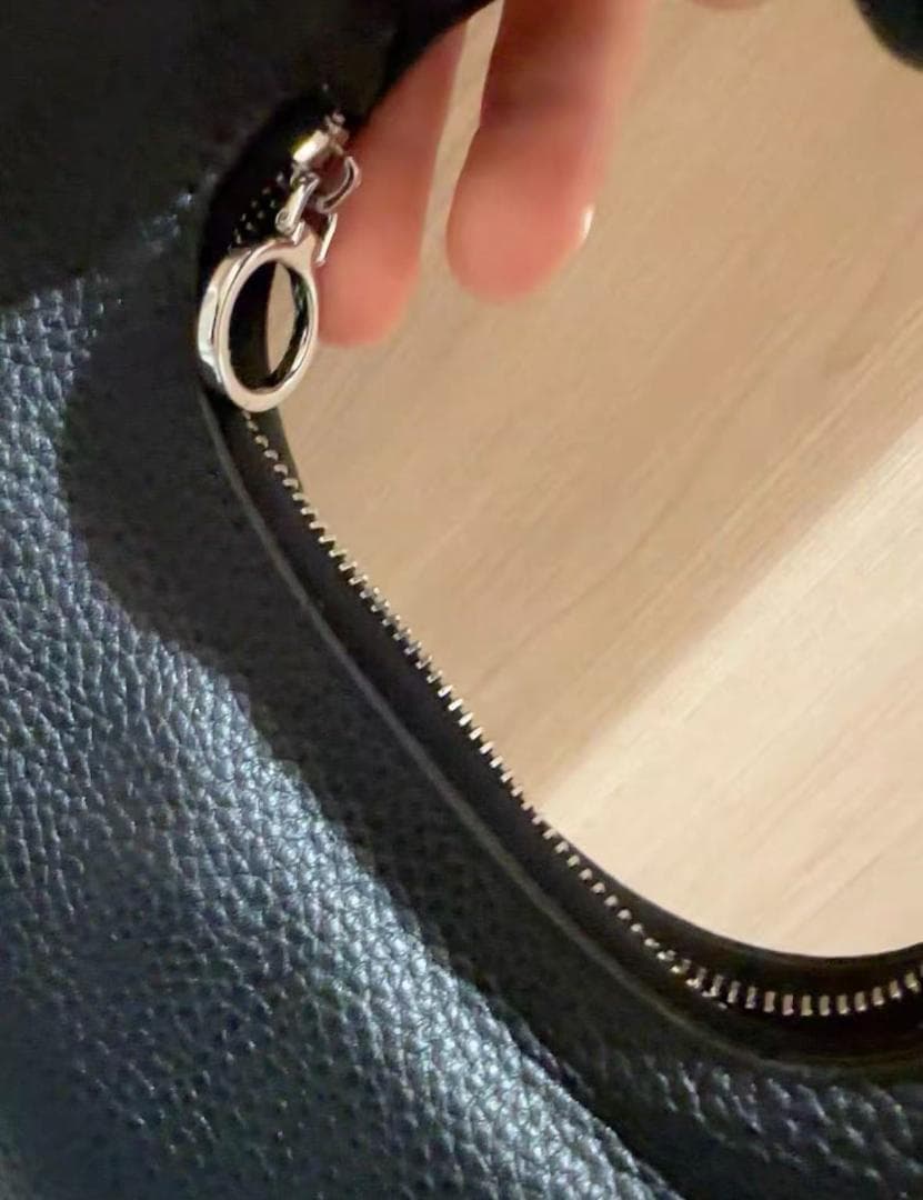 Aeta ブラックレザー ミニハンドバッグ Mサイズ