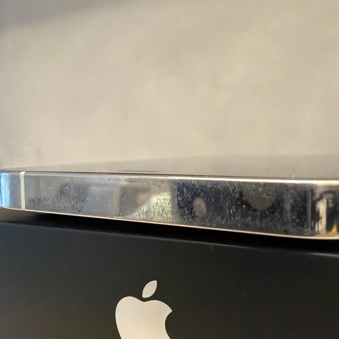 iPhone12 Pro本体シルバー