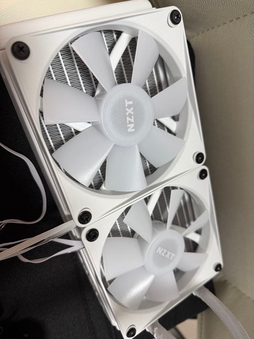 NZXT KRAKEN 240 RGB 簡易水冷