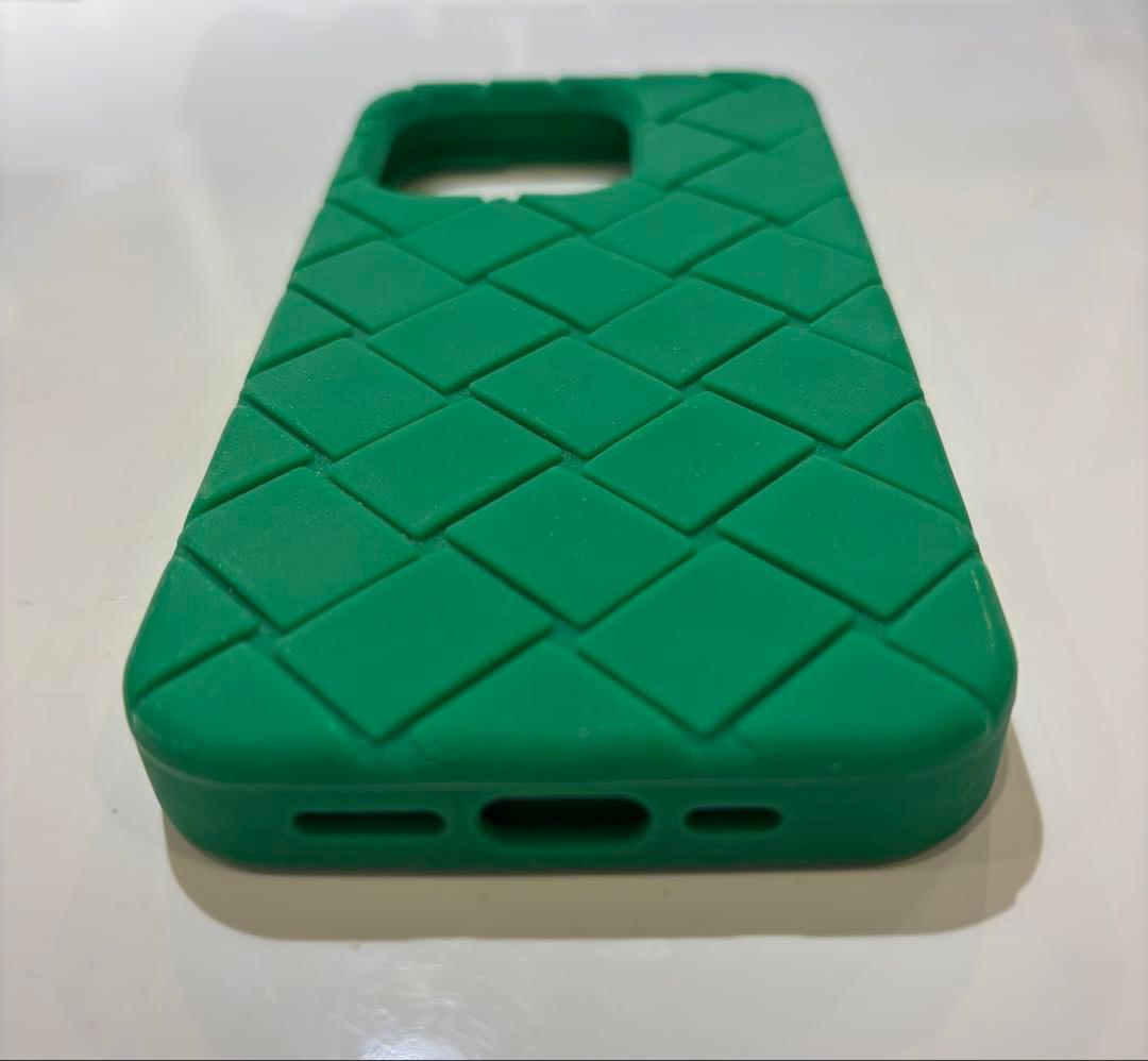 Bottega Veneta iPhone 15 Pro ケース