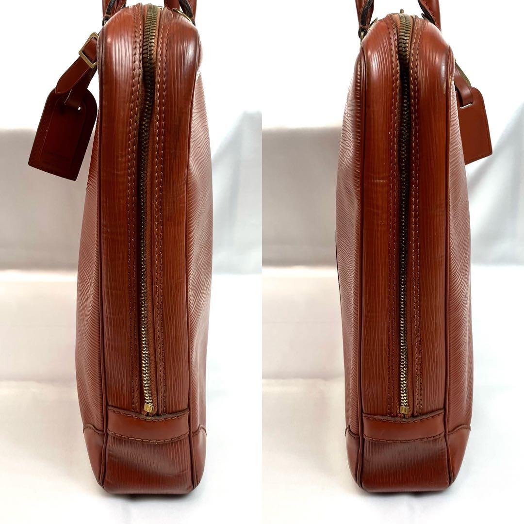 ルイヴィトン　エピ　ポルトドキュマン　ヴォワヤージュ　M59098 ブラウン