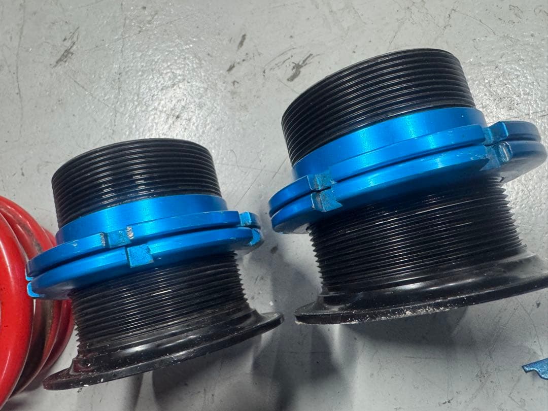 RK5ステップワゴン外し　KYB車高調　サスペンションキット