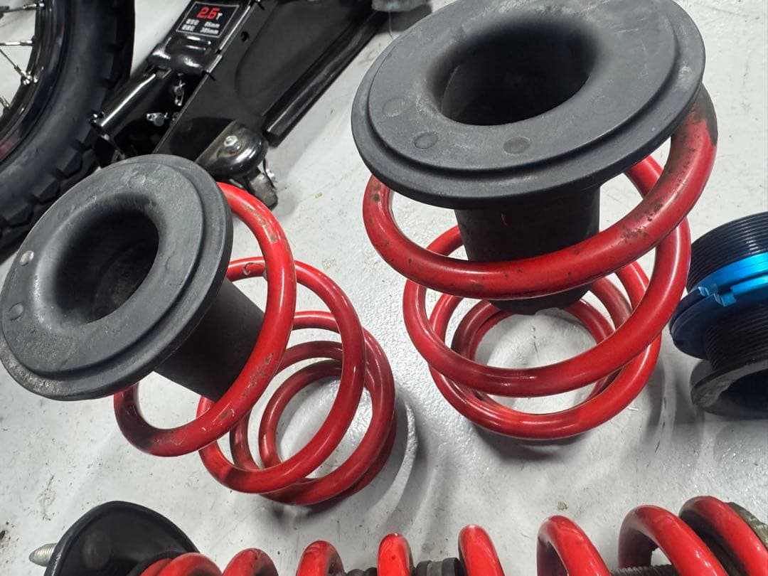 RK5ステップワゴン外し　KYB車高調　サスペンションキット