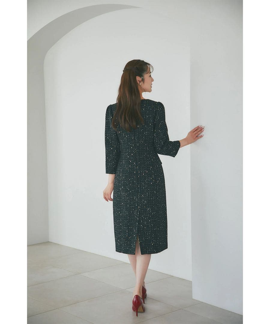 【新品　タグ付き】トッコ　フラワー飾り釦付きスパンコールツイードタイトワンピース