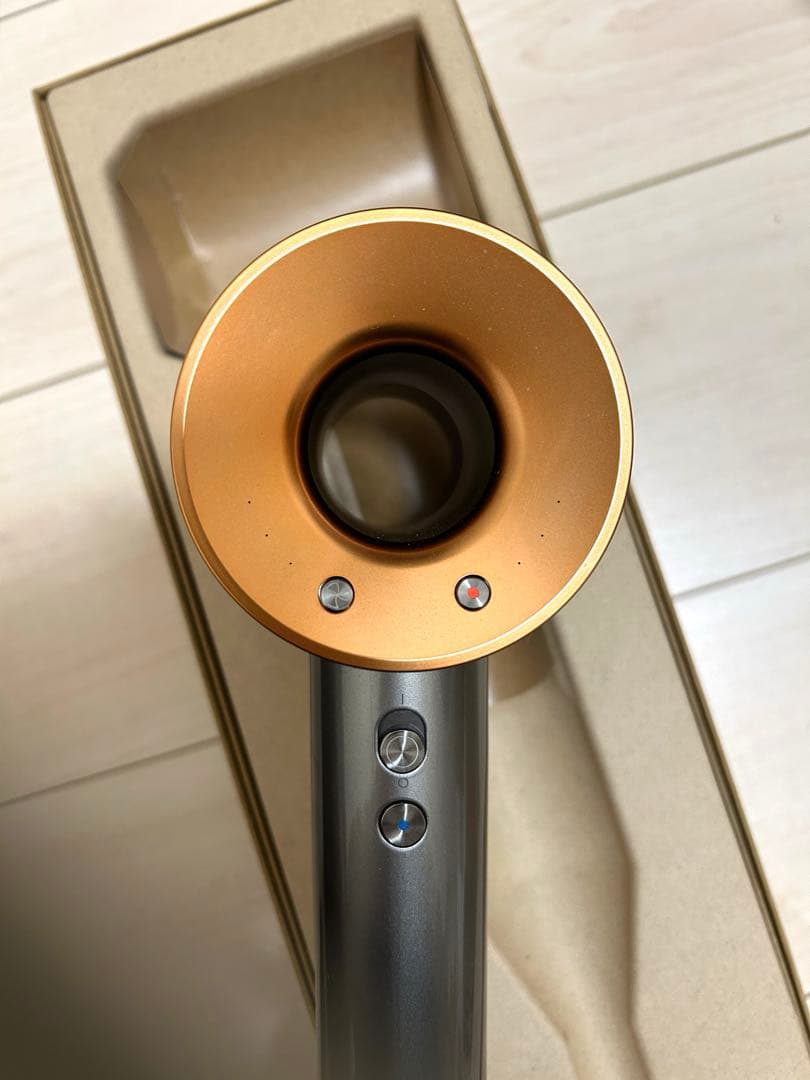 Dyson Supersonic ヘアドライヤー シルバー/ゴールド