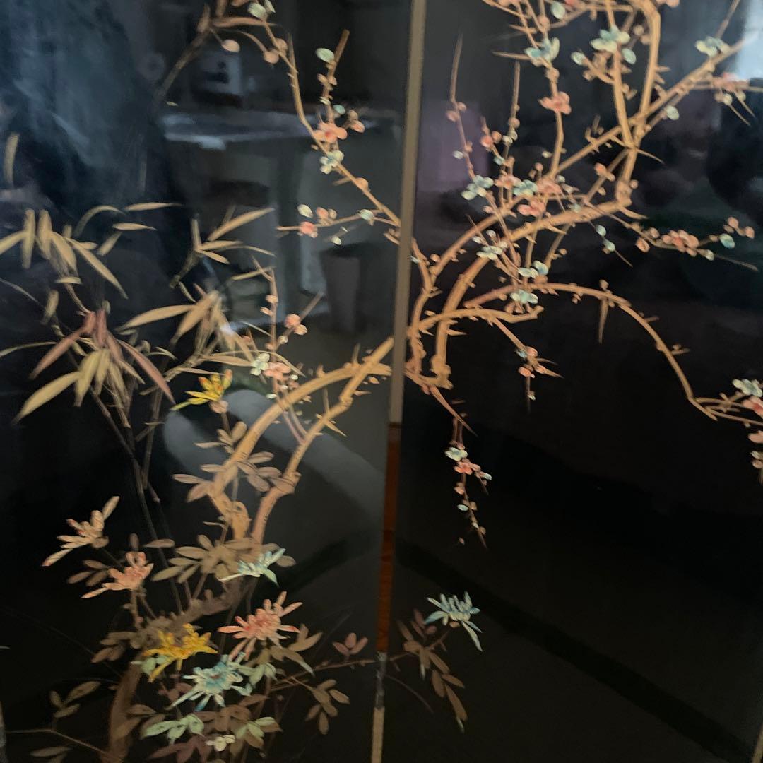 金箔の伝統的な日本の屏風