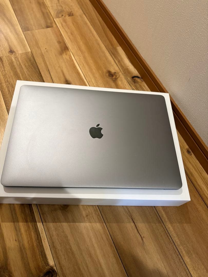 MacBook pro/2019/16インチ/512GBメモリ16GB