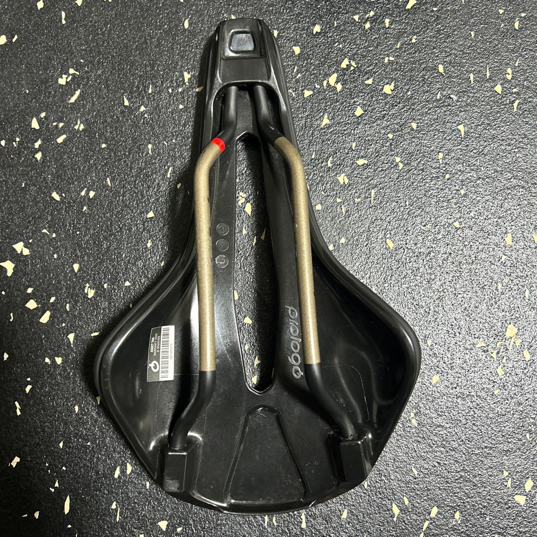 Prologo Nago R4 PAS サドル　147ミリ