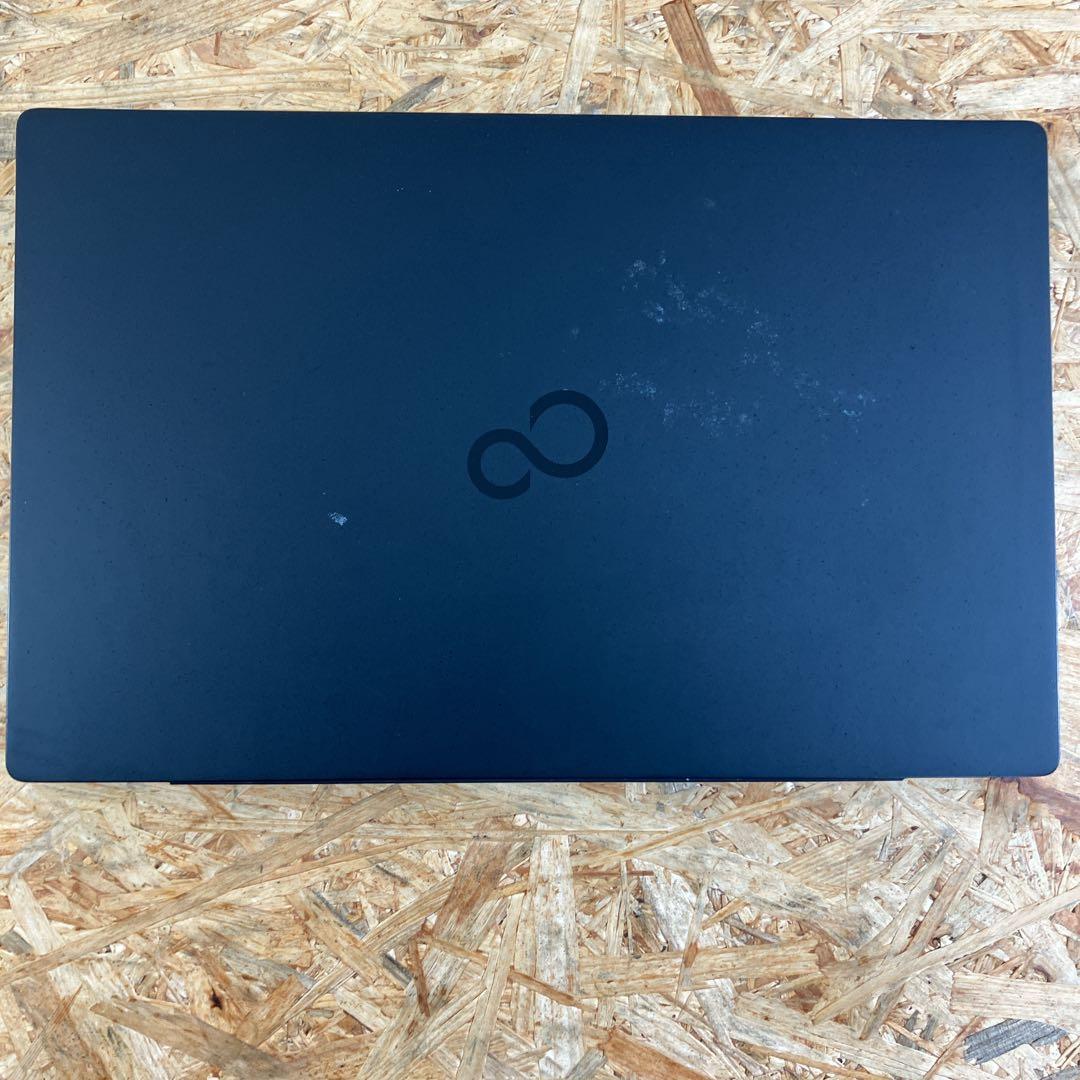 軽量738g LIFEBOOK U9311 薄型13.3型FHD LTE対応