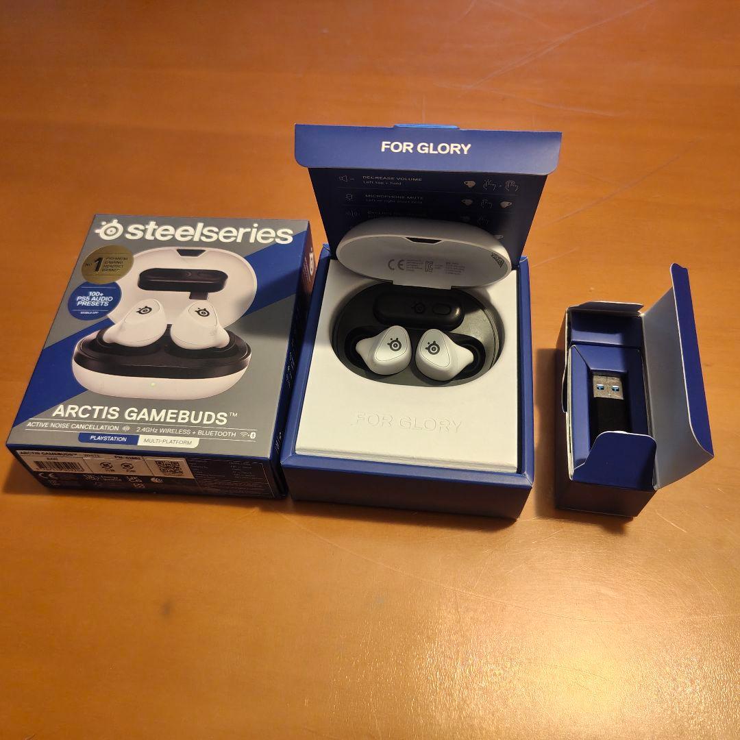 ヘッドホン steel series arctis gamebuds