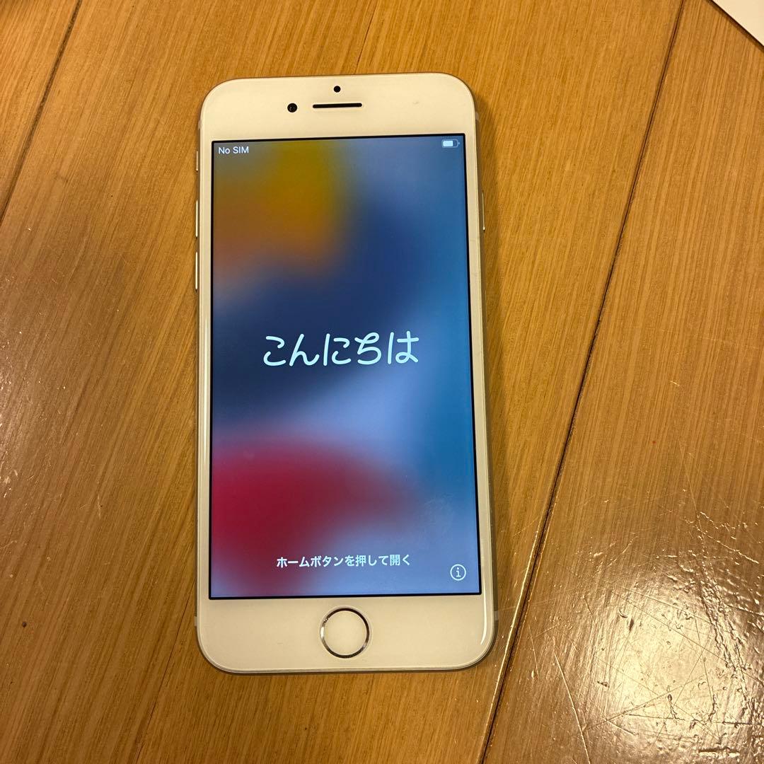 Apple iPhone 8 シルバー 本体　箱，付属品付き