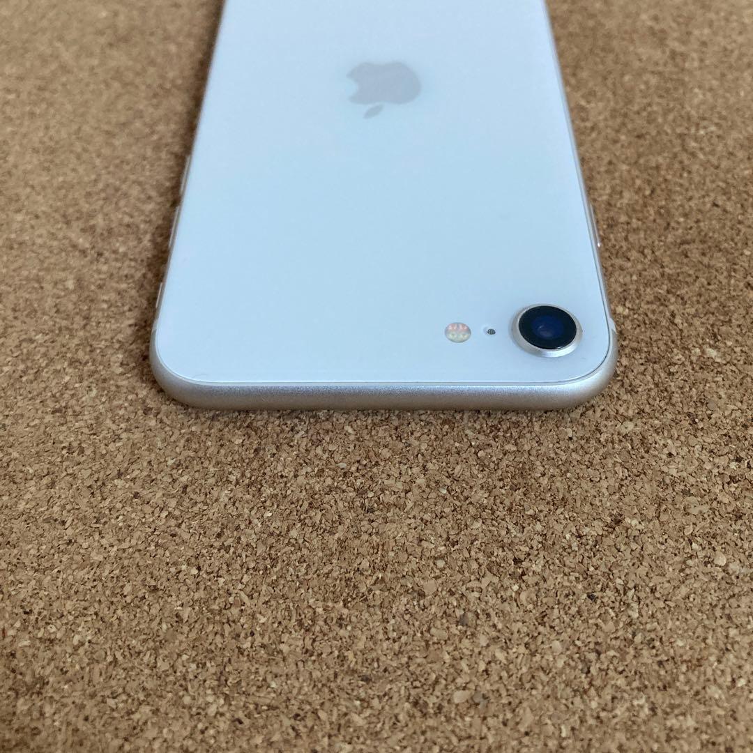 3910 美品☆電池新品☆iPhoneSE3 第3世代 64GB SIMフリー☆