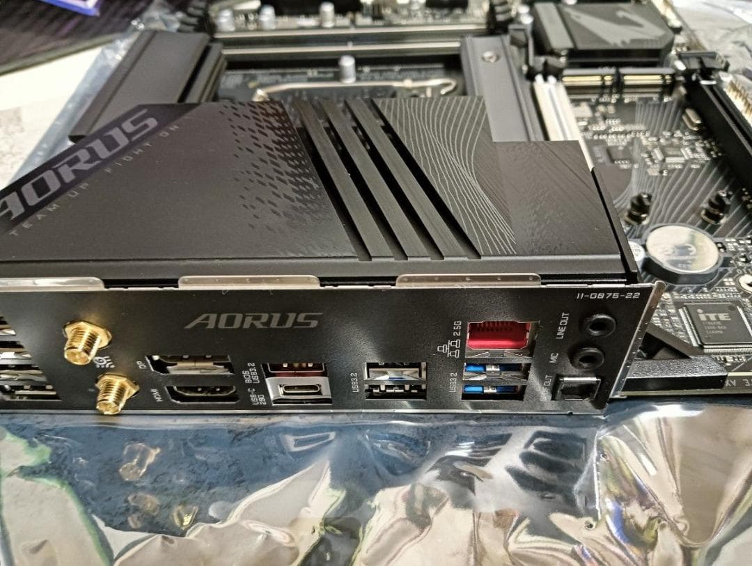 マザーボード　z790 AORUS