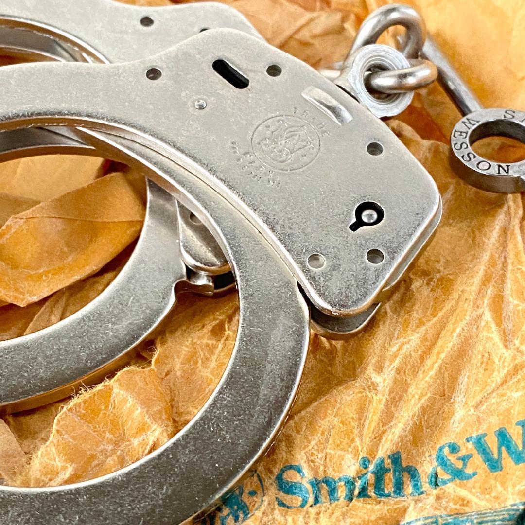 スミス&ウェッソン ハンドカフ 手錠 M100_6