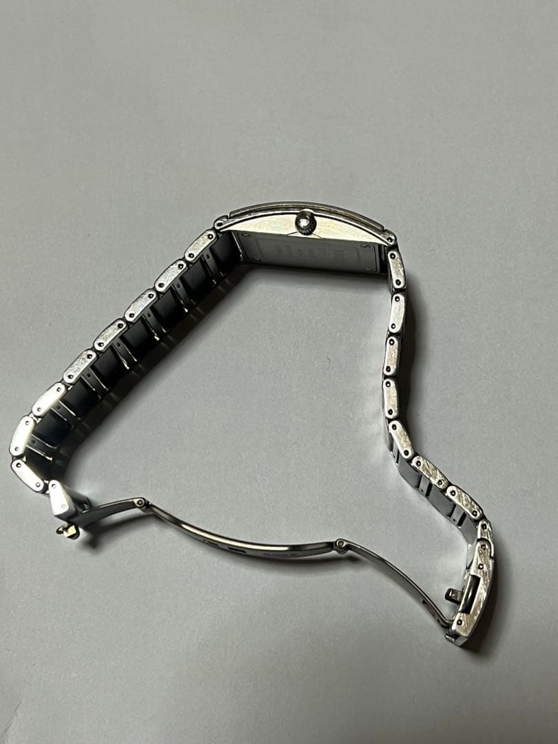 黒のスクエアフェイス時計 ラード　ディスター 中古品です。