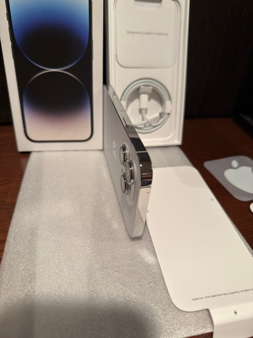 早い者勝【極美品】アメリカ版iPhone 14 Pro 256GB シルバー