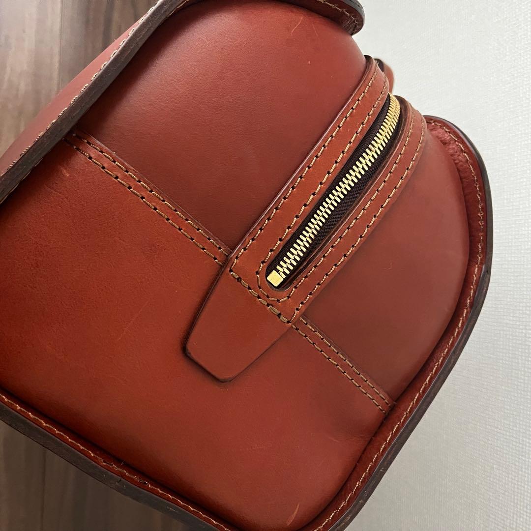 ヘルツ 二本手ファスナーボストンバッグ