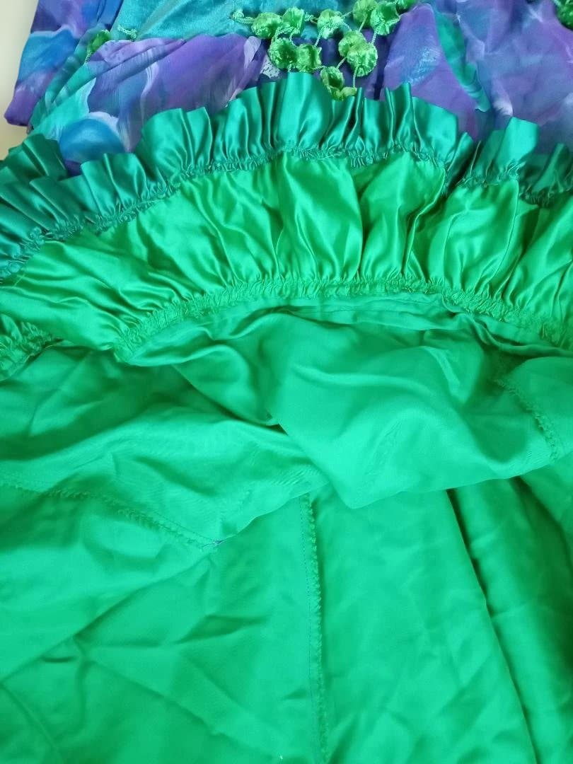 フラメンコドレス 紫と緑のグラデーション