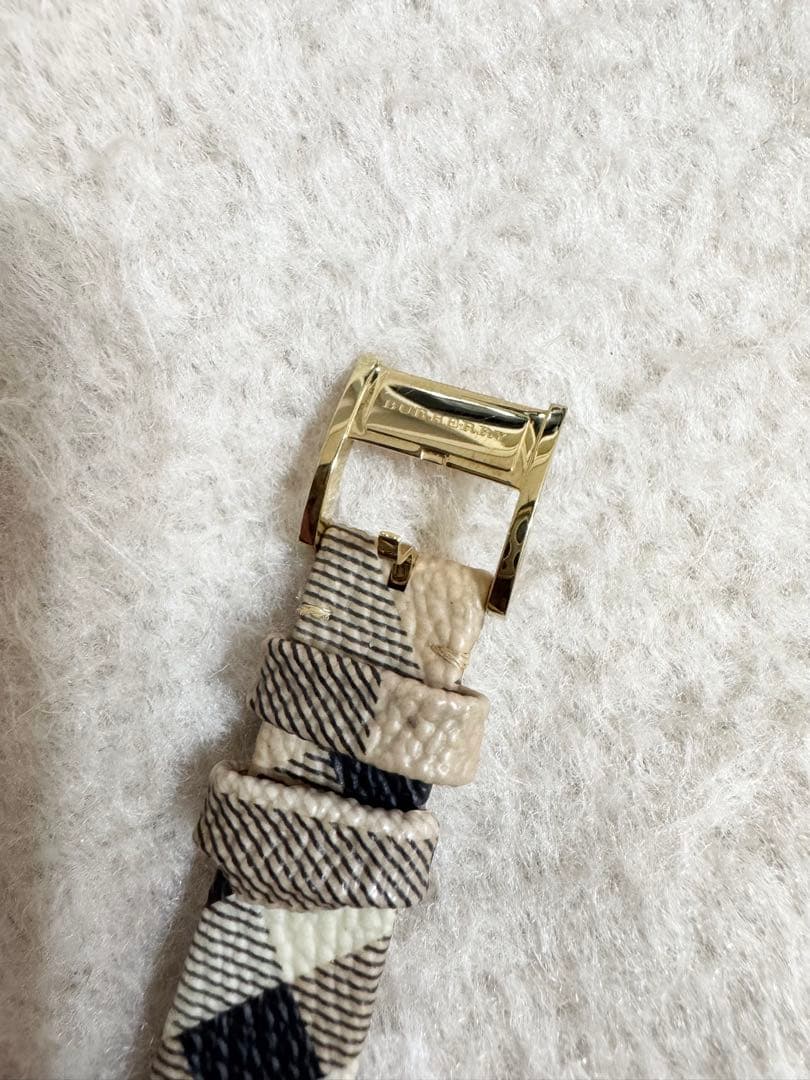 BURBERRY チェック柄レザー時計