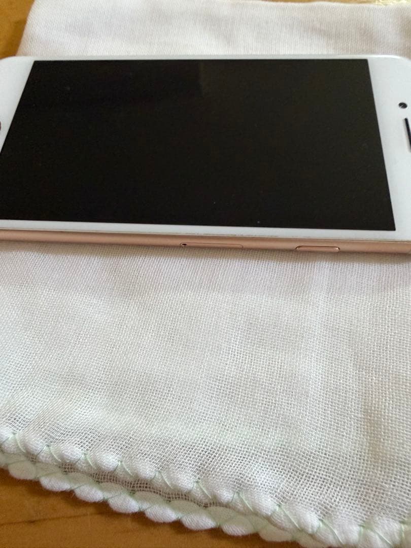 iPhone8 64G ゴールド 本体 ※1度バッテリー交換してます。