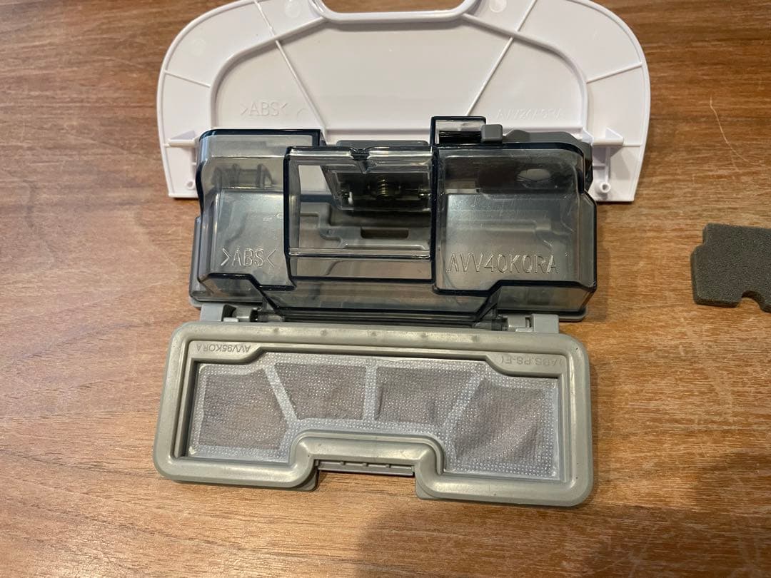 ヤマ　Panasonic製の自動掃除機、MC-RSC10-W