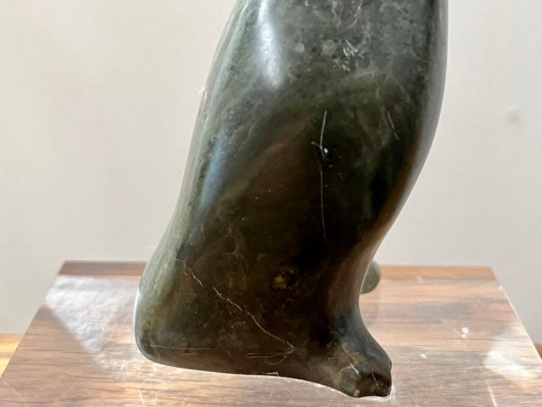 イヌイットアート石像　Mc LEOD YOUNG WEIR TOKYO 1985