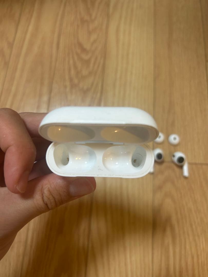 AirPods Pro 第1世代：MWP22J/A