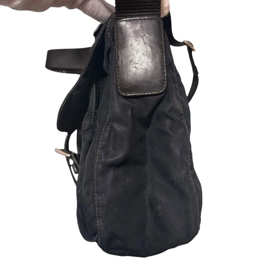 PRADA ブラック ショルダーバッグ 中型