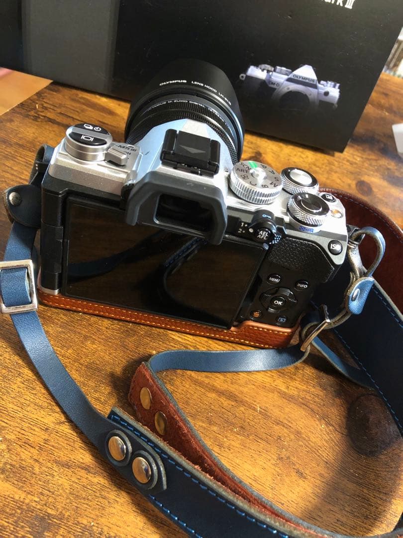 デジタルカメラ OLYMPUS OM-D E-M5 Mark III 12-45 F4.0