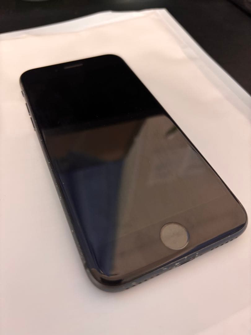 【エモい写真に】iPhone8 /64GB /SIMフリー /初期化・探すオフ済