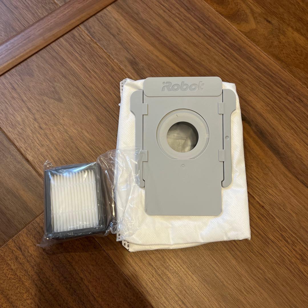 iRobot Roomba i3+ 自動ゴミ収集機能付き