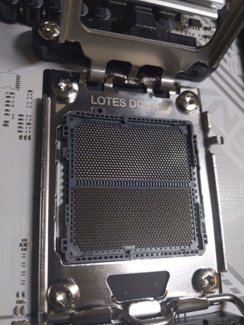 COLORFUL B650M GAMING FROZEN V14 本体