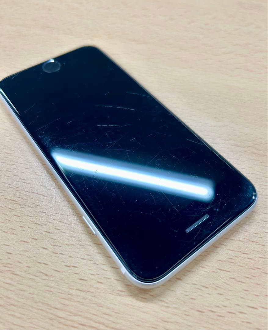 第２世代iPhone SE MHGQ3J/A 64gb