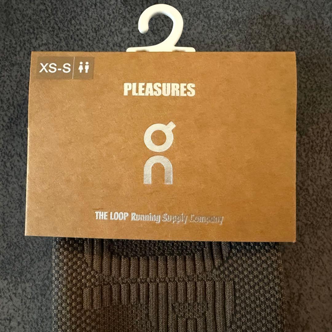 【希少新品】on アームスリーブ 限定エディション PLEASURES オン