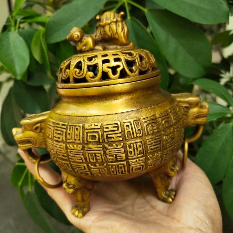 ライオンの炉です 銅製 工芸品 美術品 置物