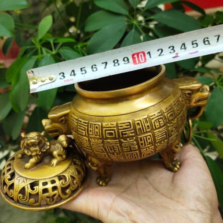 ライオンの炉です 銅製 工芸品 美術品 置物