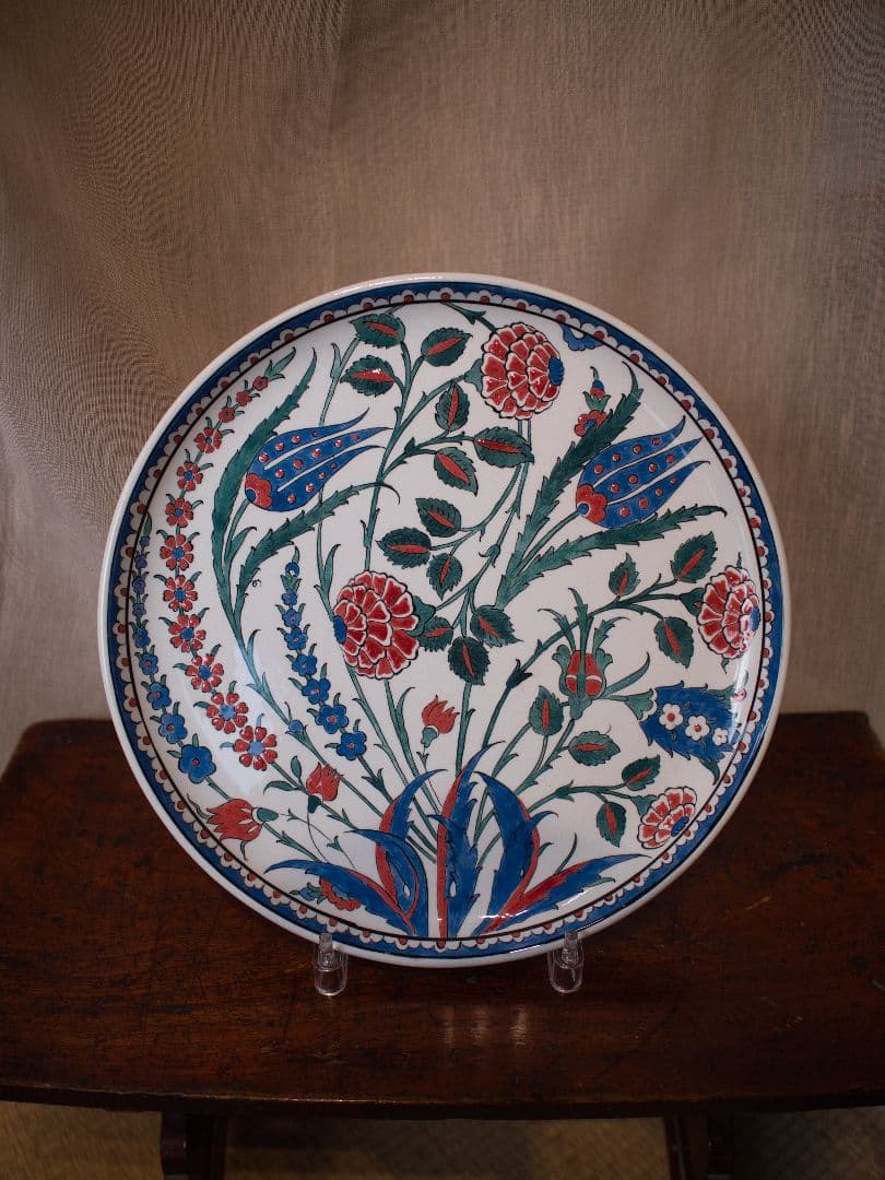 【イズニック陶器】手描き大皿／トルコ伝統文様／花模様