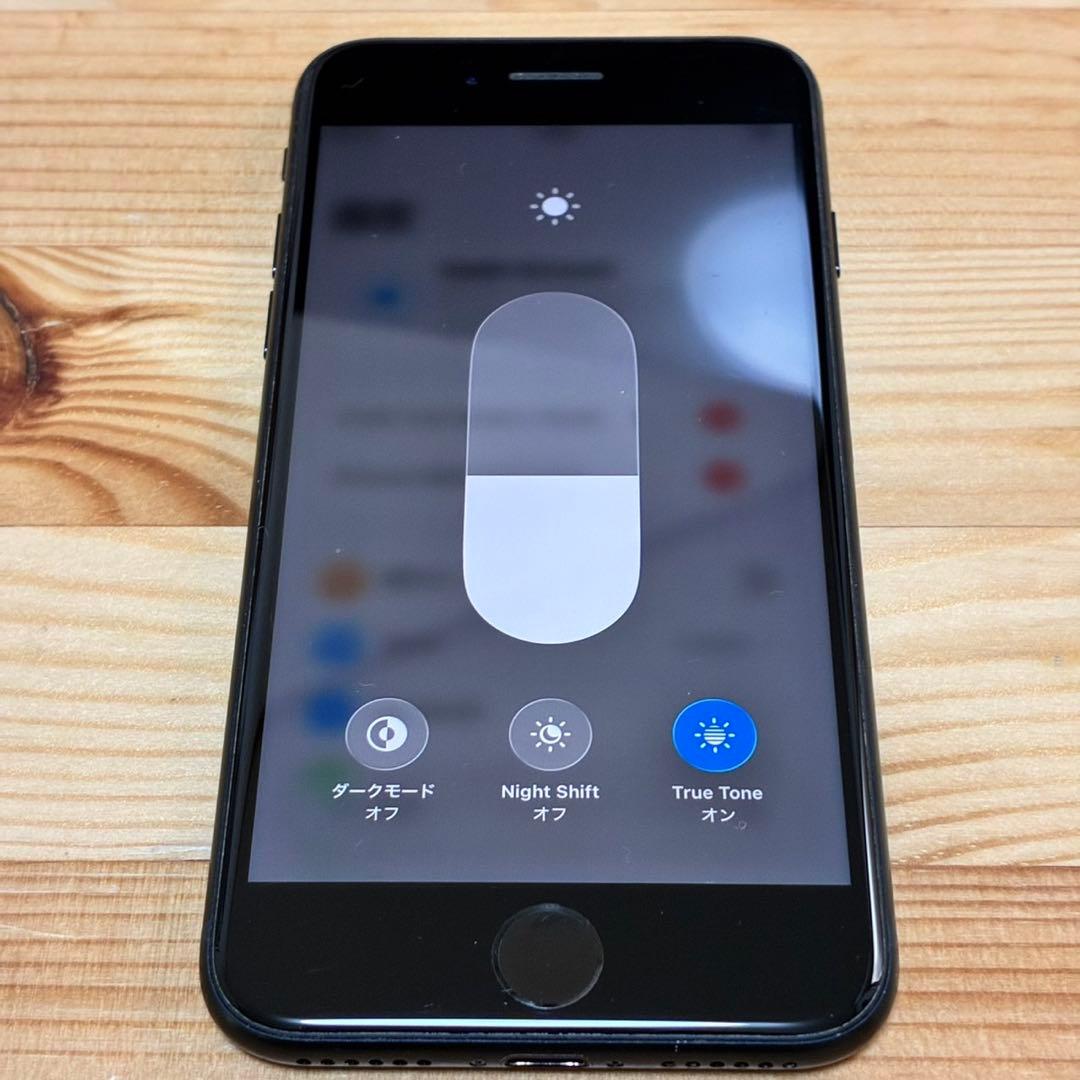 バッテリー新品　iPhoneSE第3世代64GB SIMフリー　美品　おまけ有り