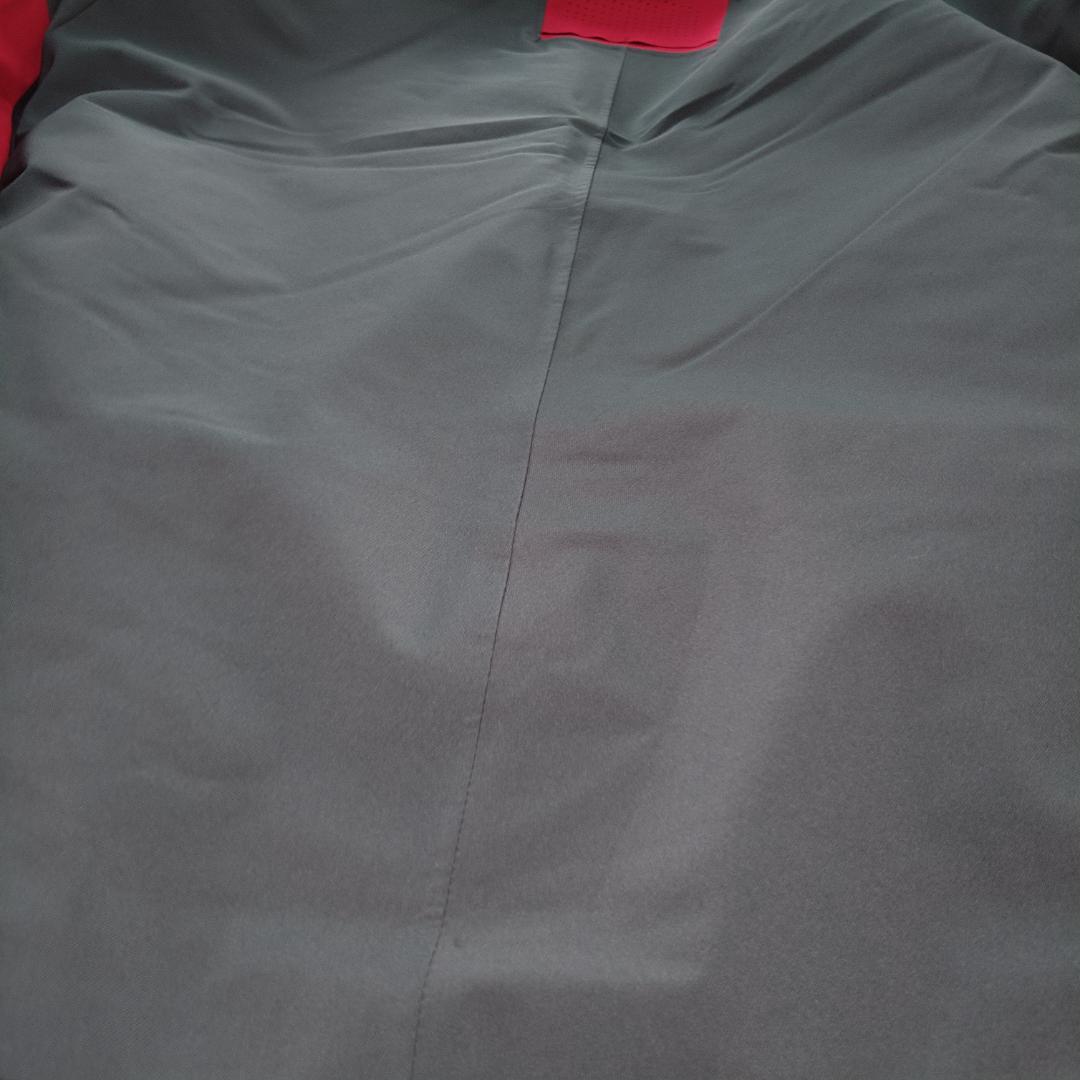 さ*と様 極美品デサント、大きいＬ、高機能、ポケット多数、脇下ベンチレーション、