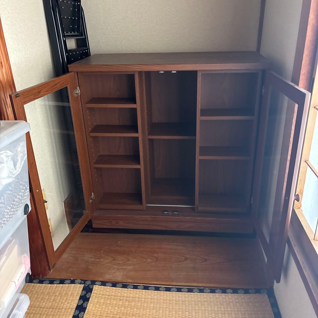 【送料込み】本棚　ガラス扉付き　内部スライド棚　棚高さ可変式