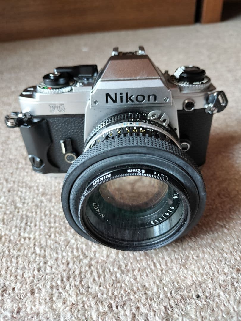 再値下げ　ニコン FG フィルムカメラセット(本体、望遠レンズ、三脚、バッグ等)